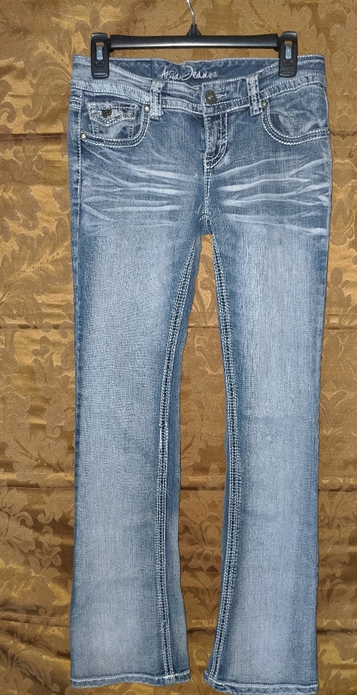 Ariya Jeans
